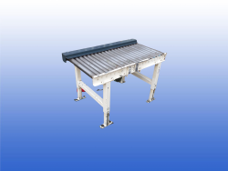 Aangedreven rollenbaan 1 meter met stalen rollen van 450 mm en verstelbare hoogte van 45 tot 65 cm