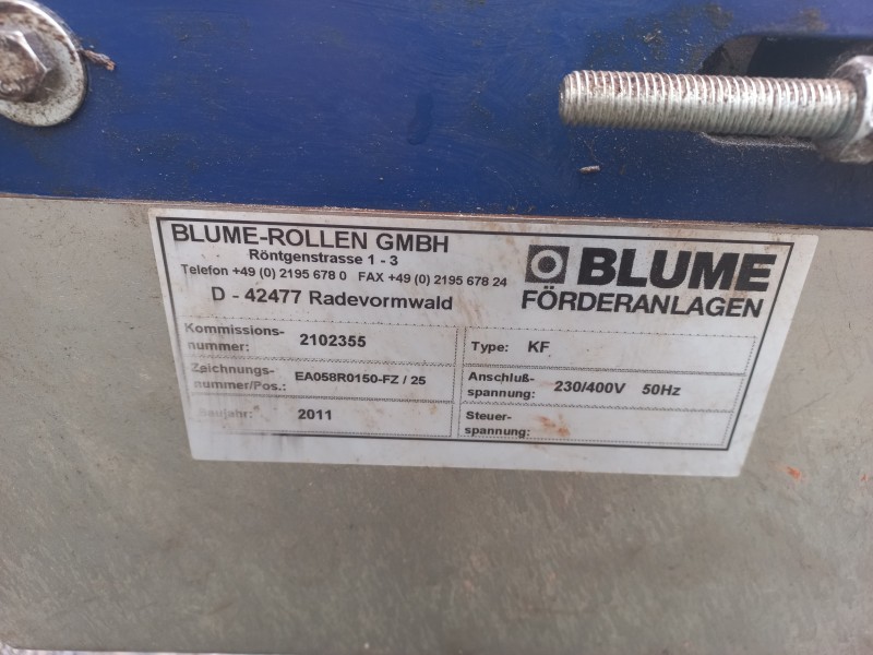 BLUME-ROLLEN GMBH ketting transporteur voor onder andere pallet transport.