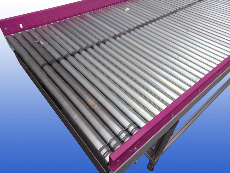 Vrijlopende rollenbaan AMI ARF50-130 met 1200 mm nuttige breedte en aluminium onderstel