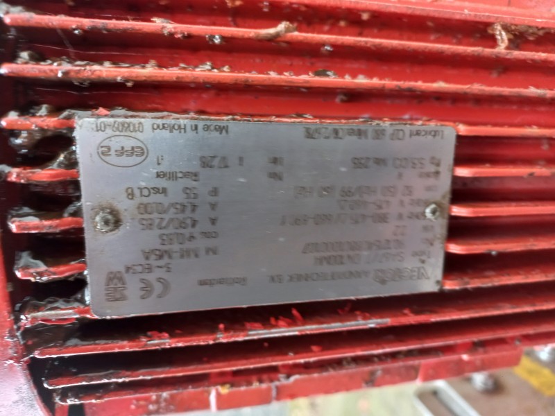 RVS vijzel 4,4 meter met deksels en totale lengte van 4,9 meter inclusief motor