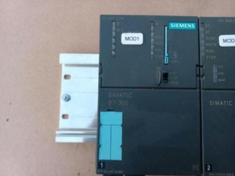 Siemens s7-300 Plc  1x 6es7 317-2aj10-0ab0 1x 6GK7343-1CX10-0XE0 1x 6GK7342-5DA02-0XE0 2x 6ES7321-1BL00-0AA0 1x 6ES7322-1BL00-0AA0  extra montage plaat aluminium