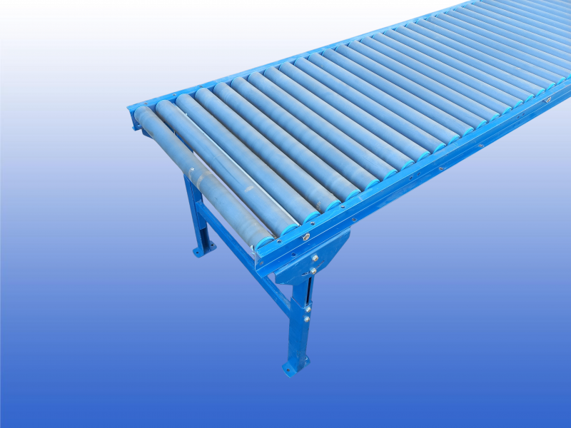 Gebruikte rollenbaan 60 cm rolbreedte 300 cm lang met verstelbare ondersteuningen van 58 tot 90 cm.