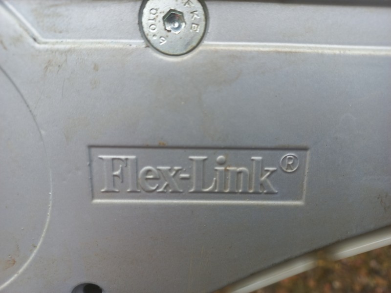 FlexLink transportband met een lengte van 7,1 meter. Modulair opgebouwd en eenvoudig in lengte aan te passen voor flexibele integratie in productie- en transportsystemen.