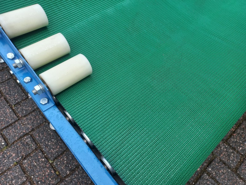 Gebruikte opvoerband met bandbreedte 104 cm en effectieve rollerbreedte 82 cm