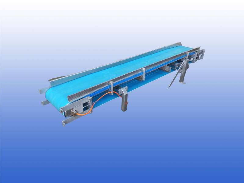 Gebruikte RVS transportband 40 cm breed 2,6 meter met zijgeleiding 5 cm