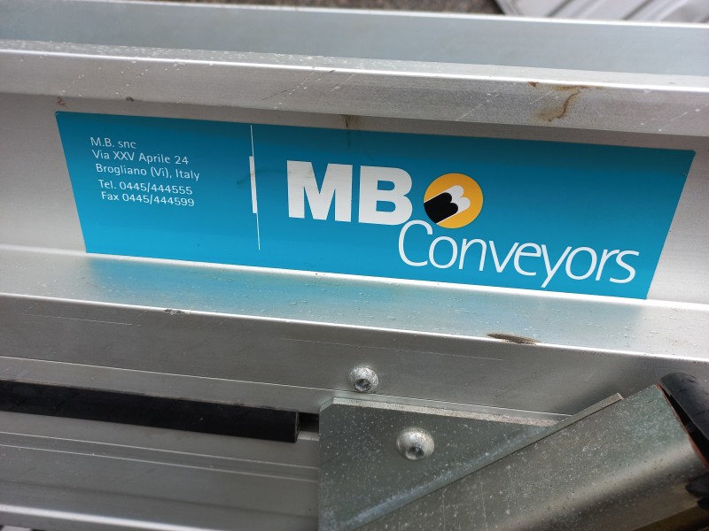 Opvoerband op wielen met meenemers MB conveyors 