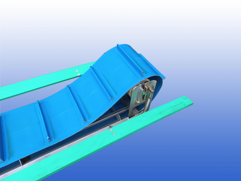 Opvoerband 4 meter van De Jager BV met meenemers en opklapbare koprol