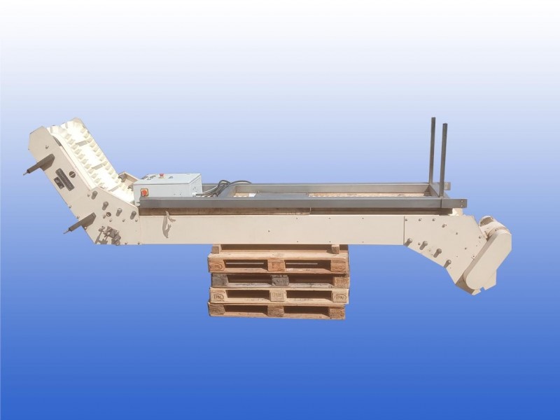 Opvoerband met watergolf zijkanten. 