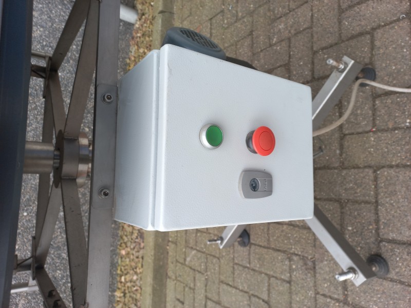 RVS draaitafel buffertafel 1000 mm met snelheid geregelde motor en noodstop