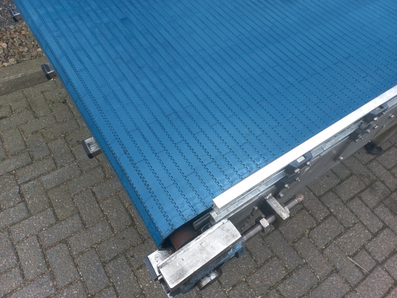 RVS transportband van 144 cm breed en 3,15 meter lang met snelheidsregeling