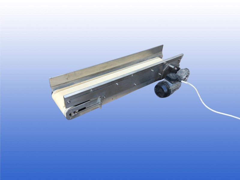 Gebruikte transportband 18 cm breed 95 cm lang met zijgeleiding en afdichting
