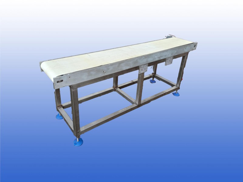 Transportband van 33 cm breed en 2 meter lang met hoogte verstelbaar onderstel van 75 tot 83 cm